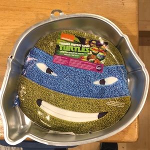 Teen age mutant ninja turtle cake pan
